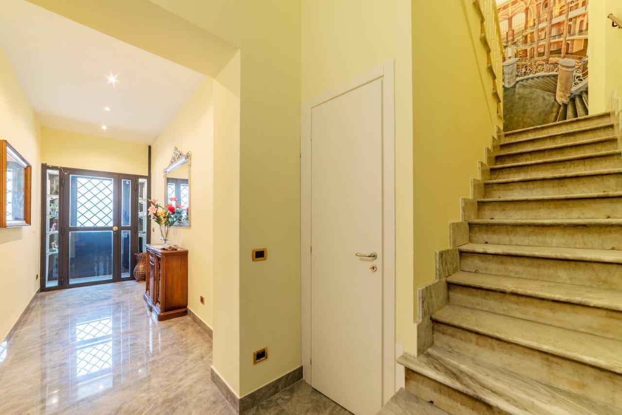 Termini Station Elegant And Roomy Apartment Rome Exterior photo