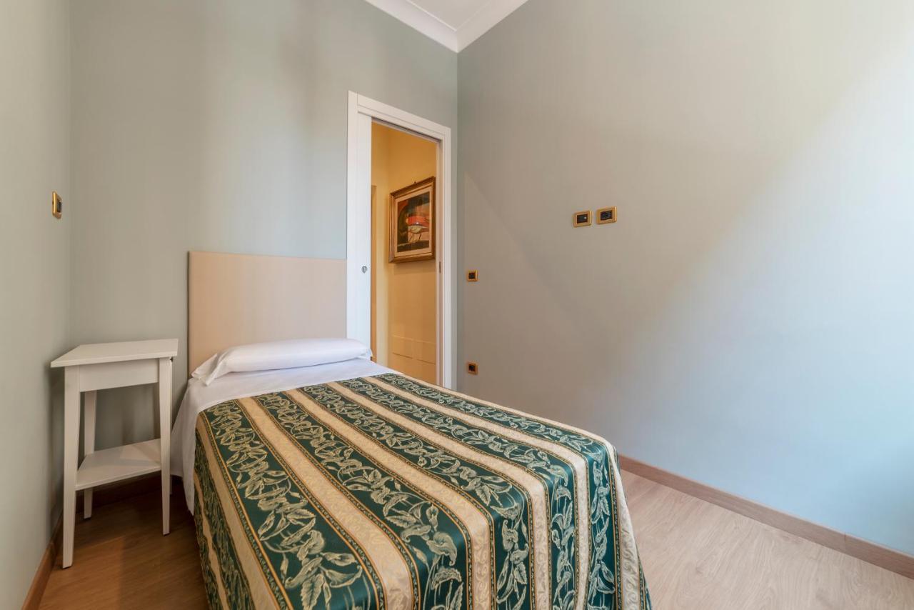Termini Station Elegant And Roomy Apartment Rome Exterior photo